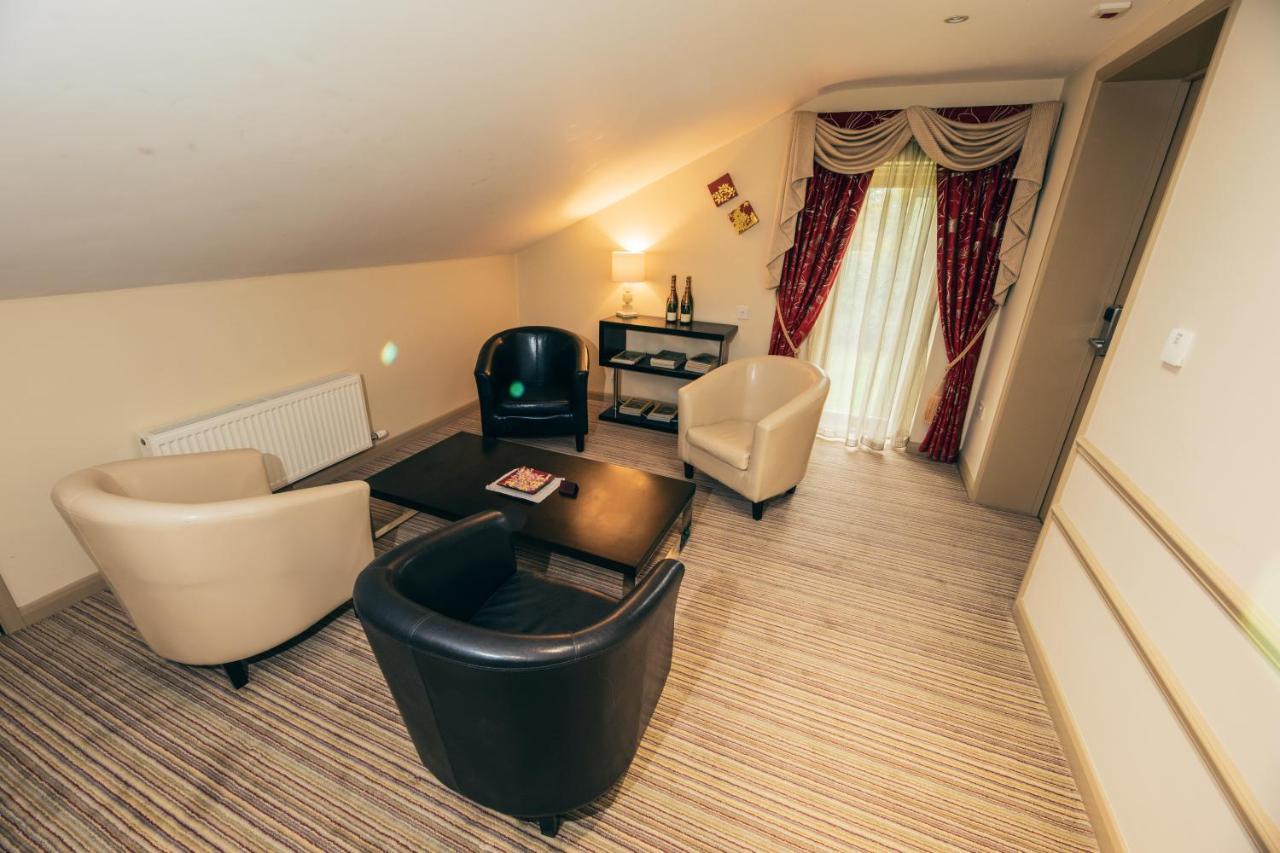 The Auberge Yaxley  Ngoại thất bức ảnh