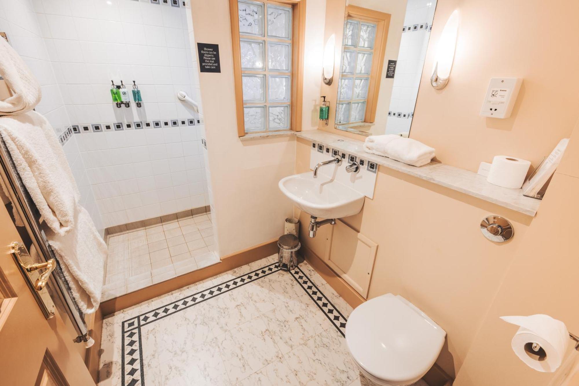 The Auberge Yaxley  Ngoại thất bức ảnh